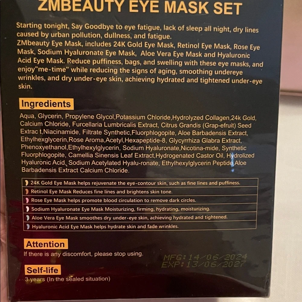 Sonia Kashuk Brush Set  and travel bag,with Gold and Black Eye Masks